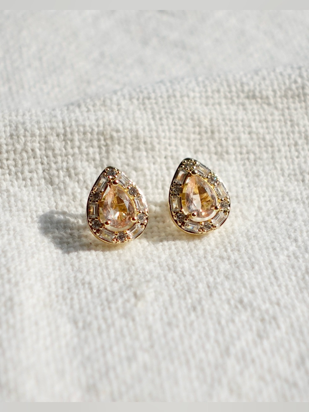 NEW! Gold Teardrop Crystal Stud Earrings - Champagne - Picture 2 of 4